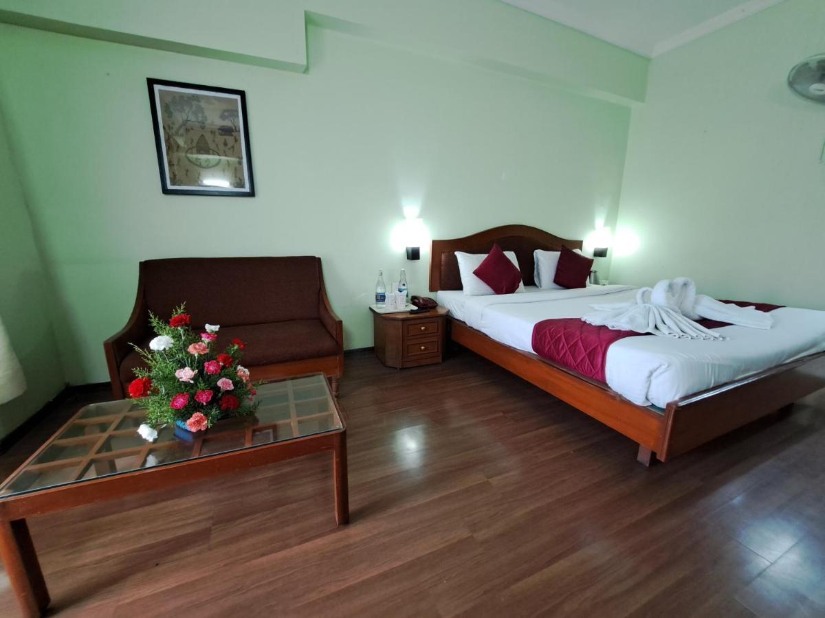 Hotel Preethi Classic Towers Ooty Exterior foto